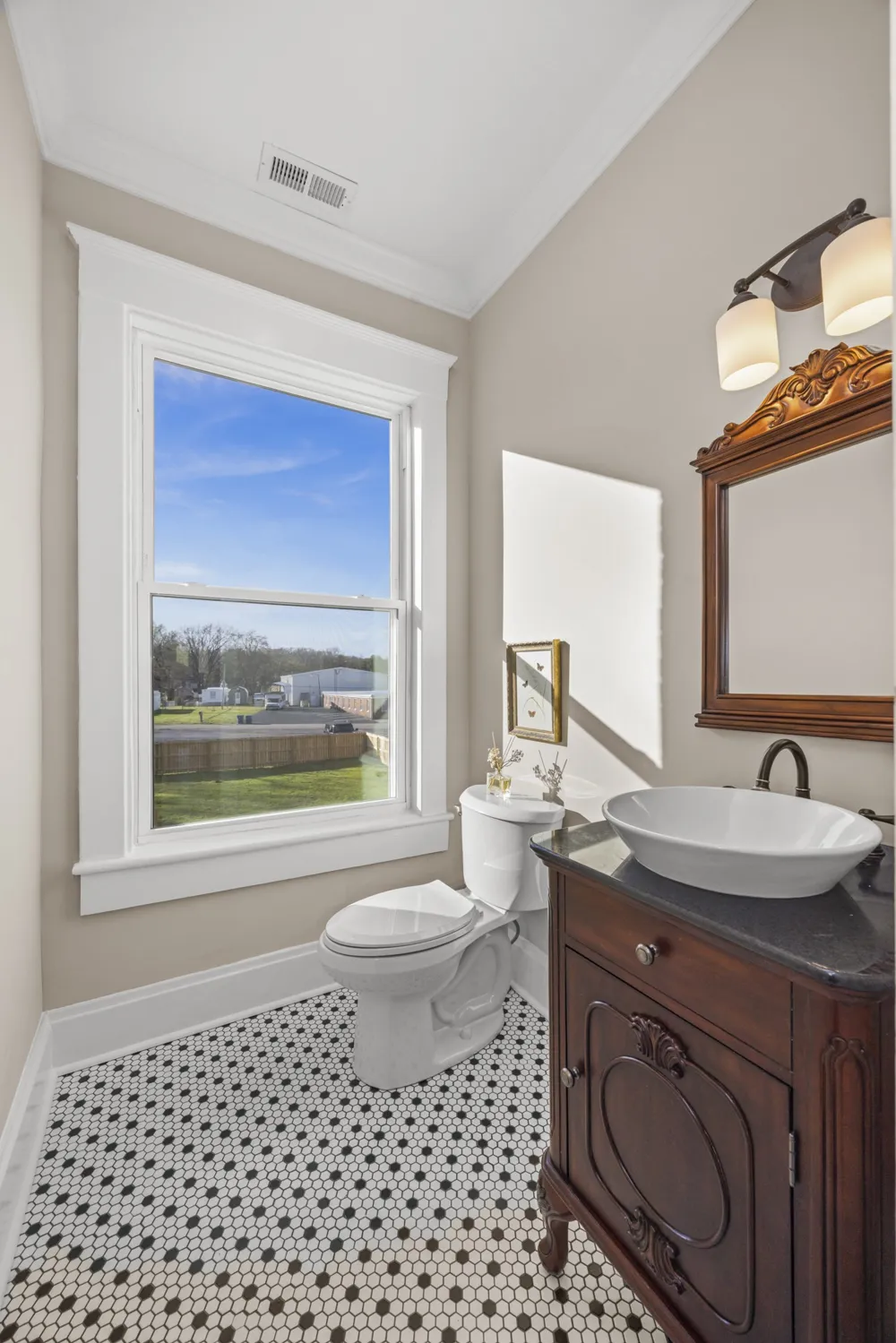 206 S Main St Mount Pleasant, TN 38474