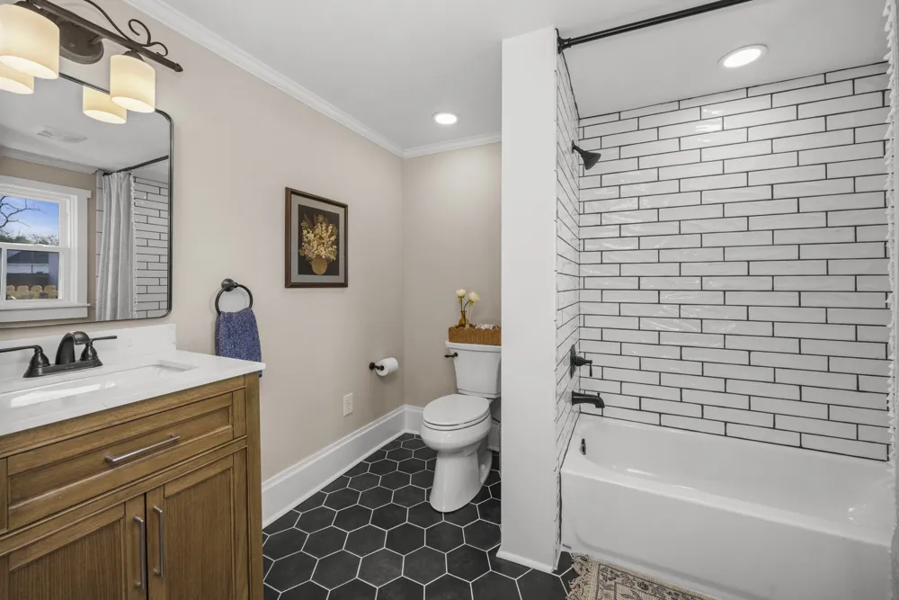 206 S Main St Mount Pleasant, TN 38474