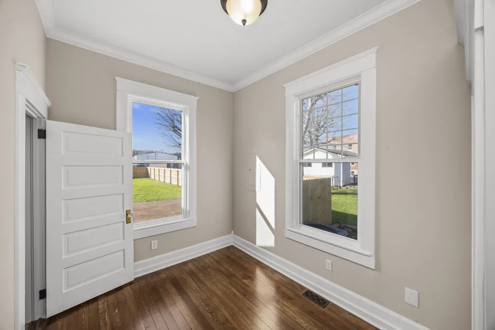 206 S Main St Mount Pleasant, TN 38474