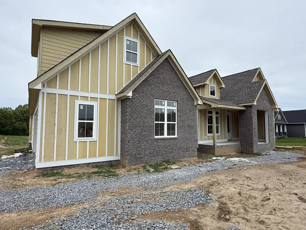 8680 Middle Lick Creek Rd Lyles, TN 37098