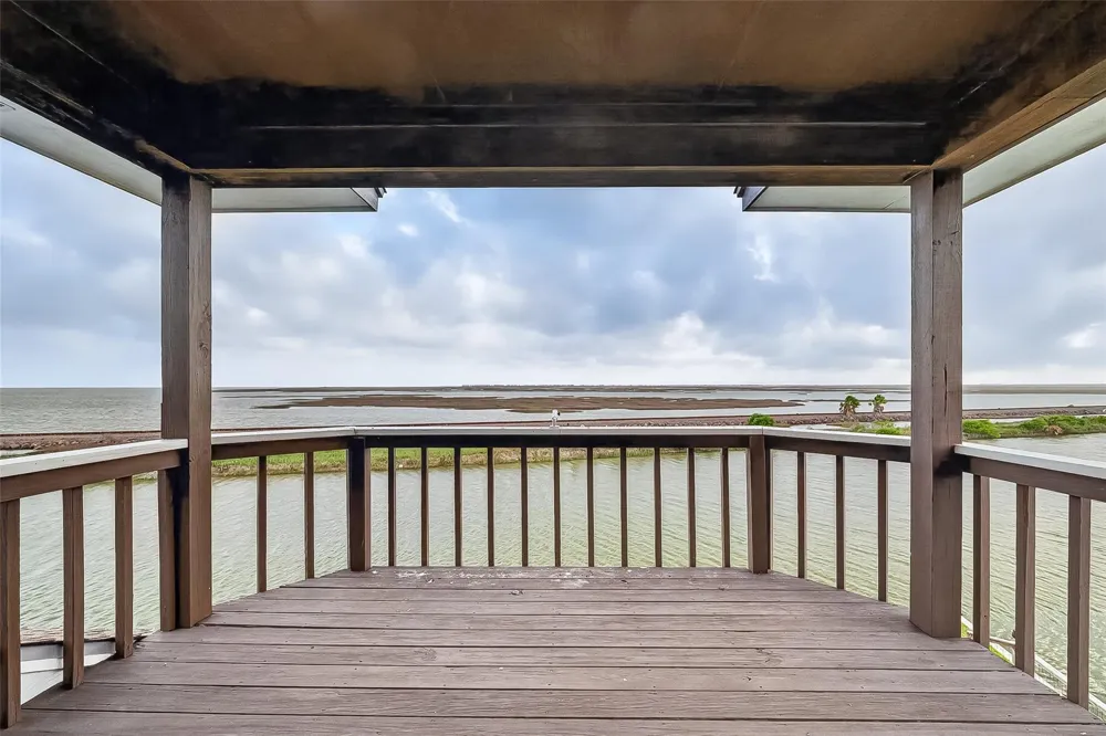 925 Bonita Street Bayou Vista, TX 77563