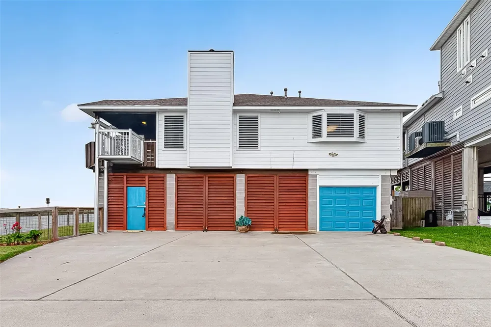 925 Bonita Street Bayou Vista, TX 77563