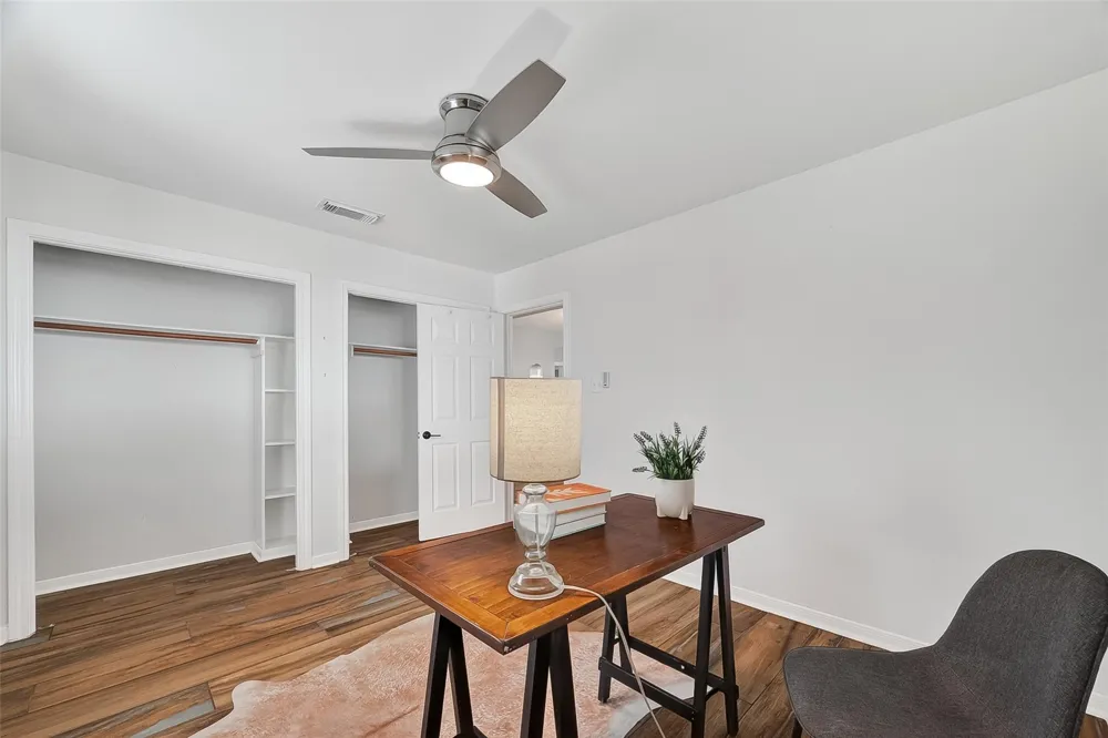 925 Bonita Street Bayou Vista, TX 77563