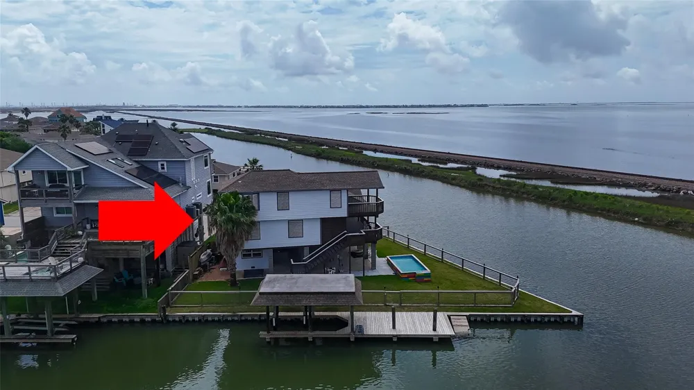 925 Bonita Street Bayou Vista, TX 77563
