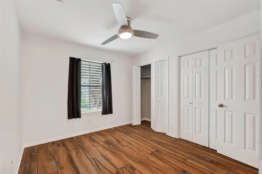 925 Bonita Street Bayou Vista, TX 77563