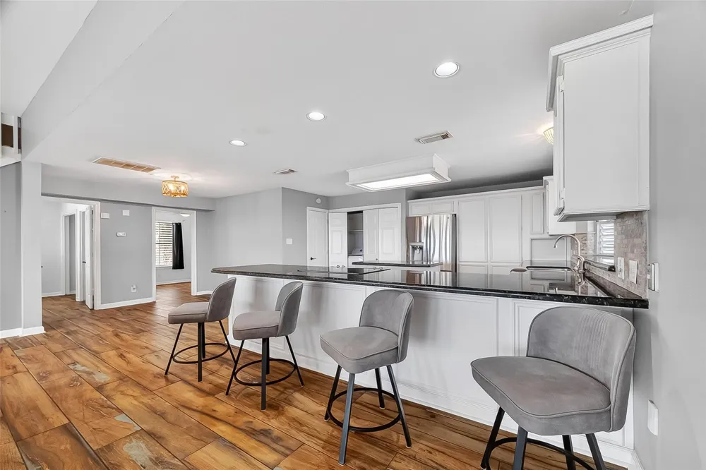 925 Bonita Street Bayou Vista, TX 77563