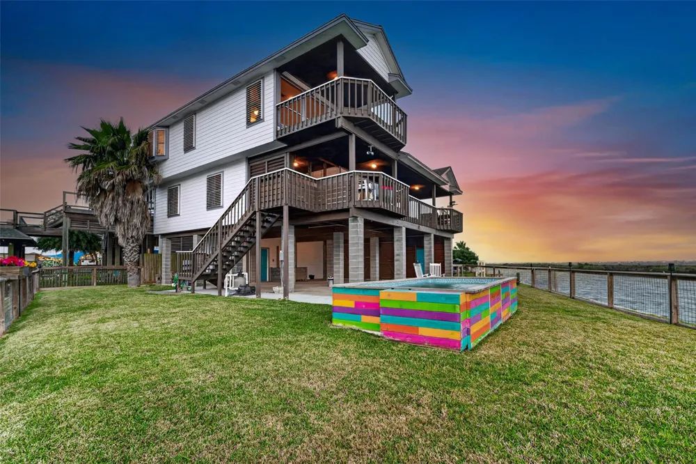 925 Bonita Street Bayou Vista, TX 77563