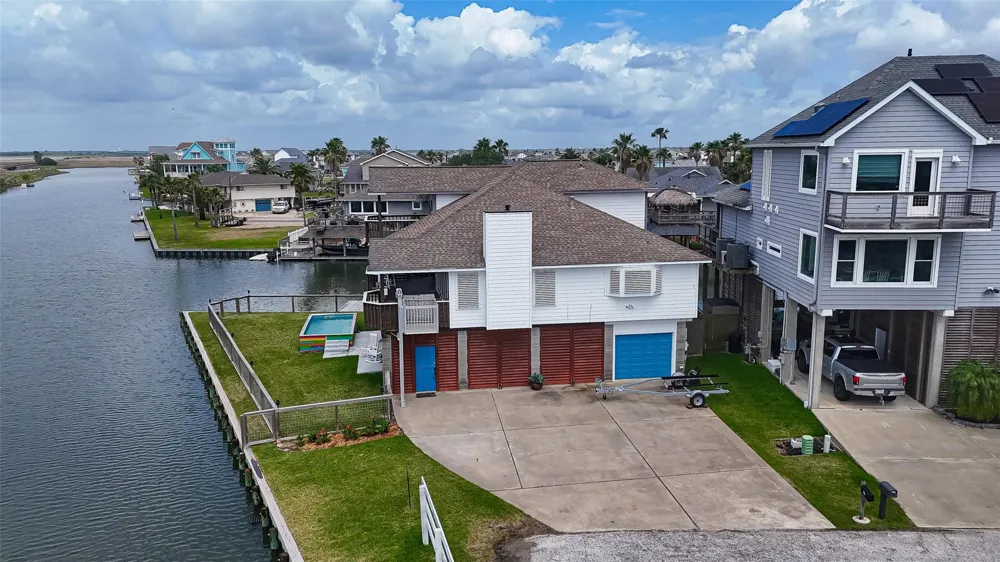 925 Bonita Street Bayou Vista, TX 77563