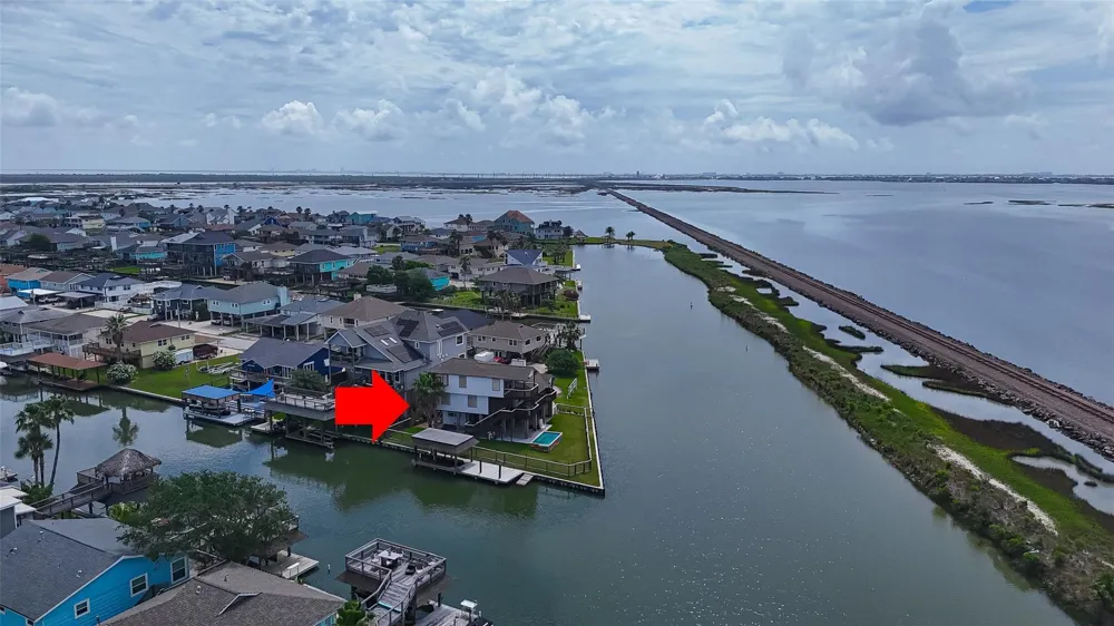 925 Bonita Street Bayou Vista, TX 77563