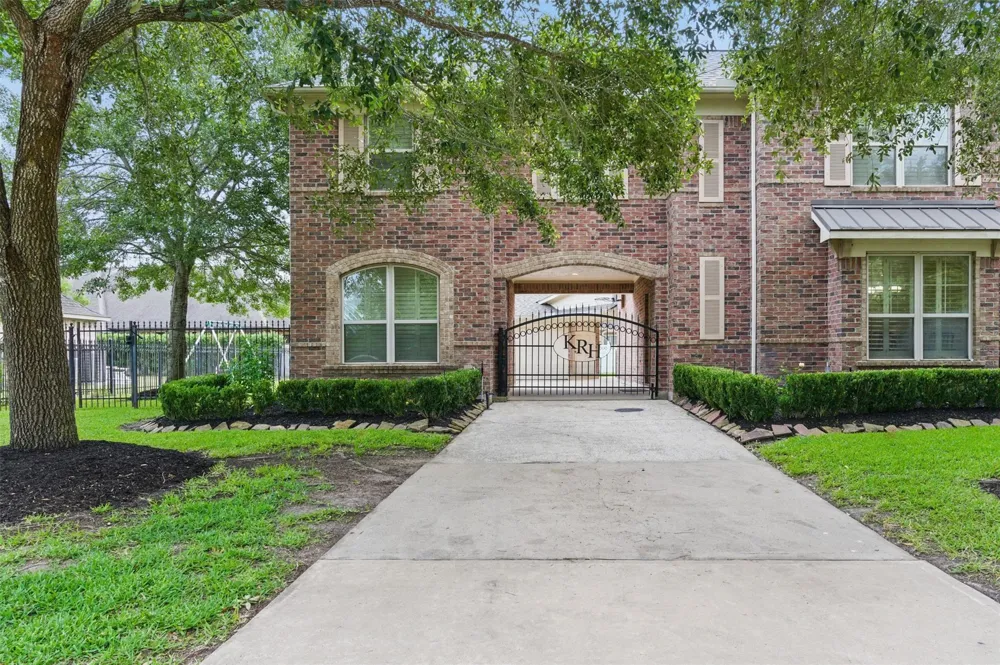 3602 Lindhaven Drive Pearland, TX 77584