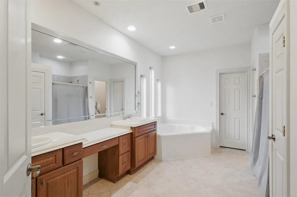 3602 Lindhaven Drive Pearland, TX 77584