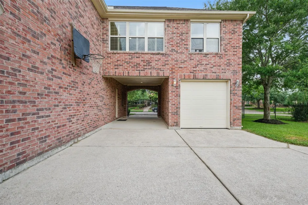 3602 Lindhaven Drive Pearland, TX 77584