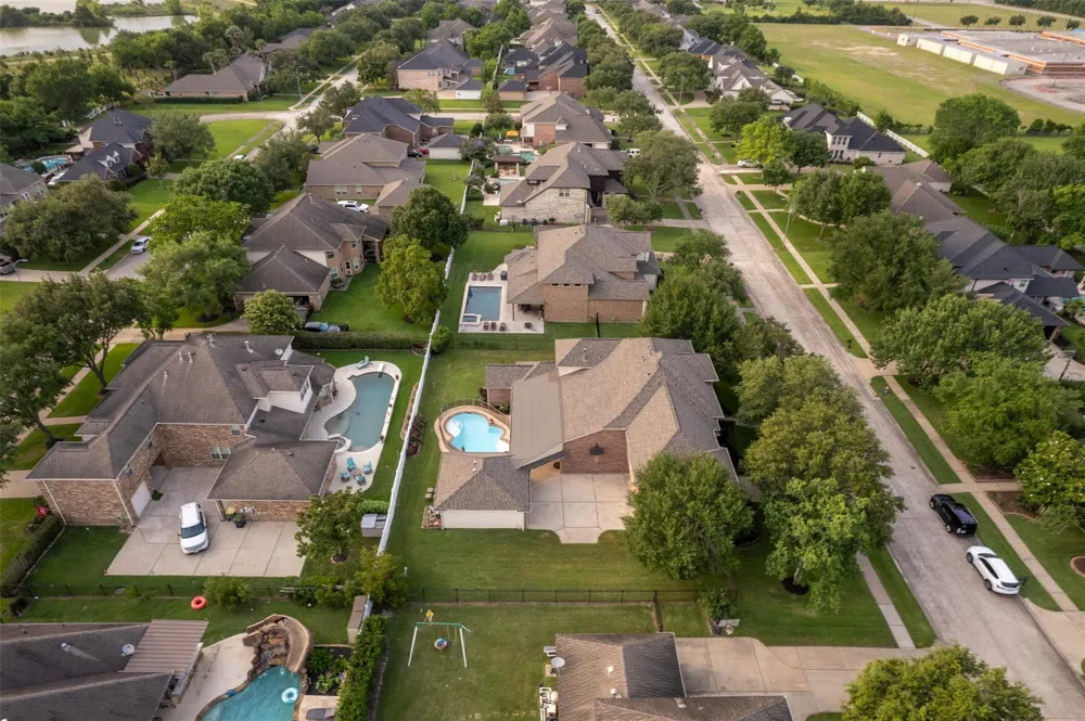 3602 Lindhaven Drive Pearland, TX 77584