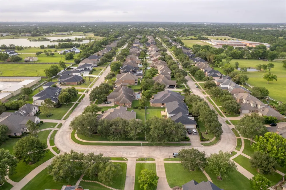 3602 Lindhaven Drive Pearland, TX 77584