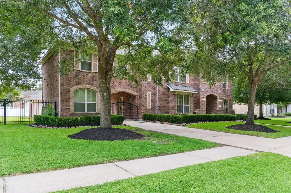 3602 Lindhaven Drive Pearland, TX 77584