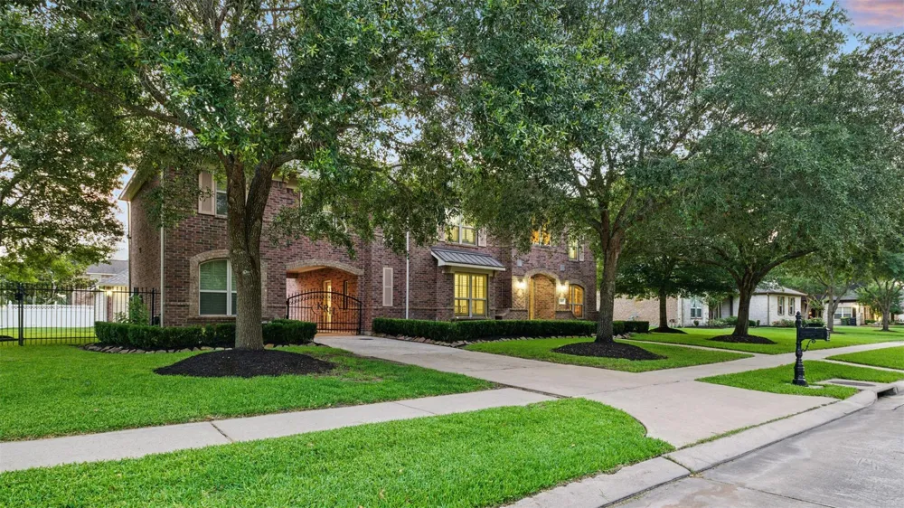 3602 Lindhaven Drive Pearland, TX 77584