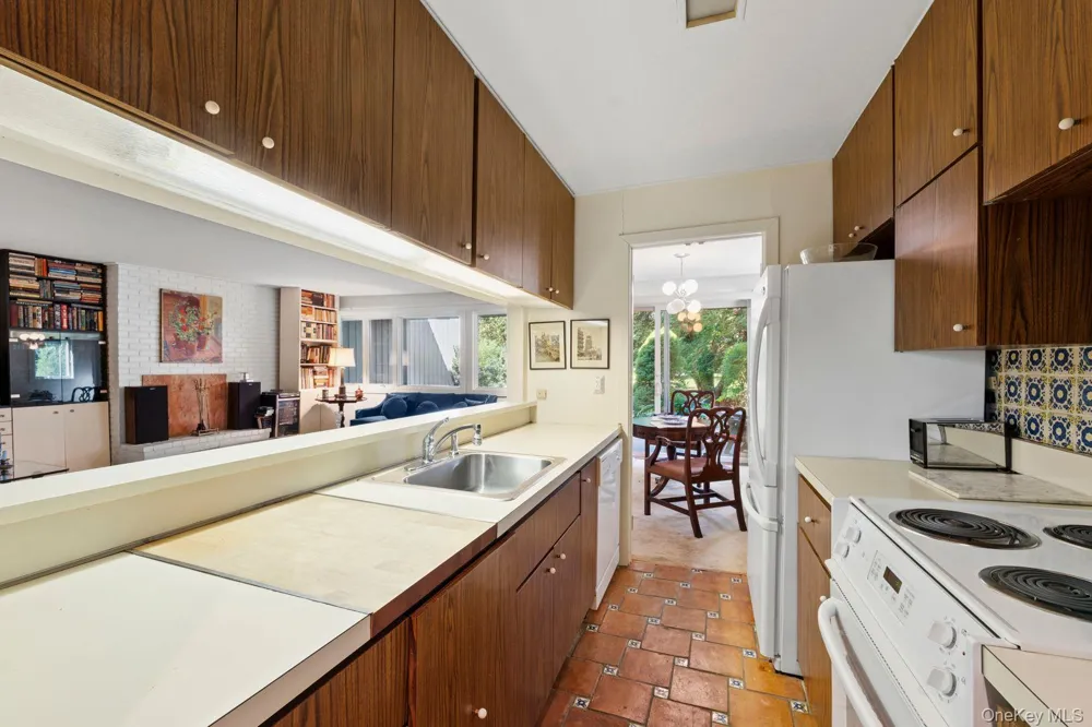 514 Montauk Highway Amagansett, NY 11930