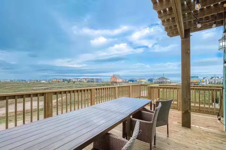 226 Bay Avenue Freeport, TX 77541