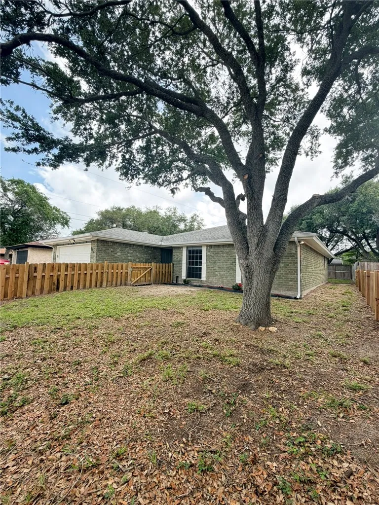 749 Alhambra Drive Corpus Christi, TX 78418
