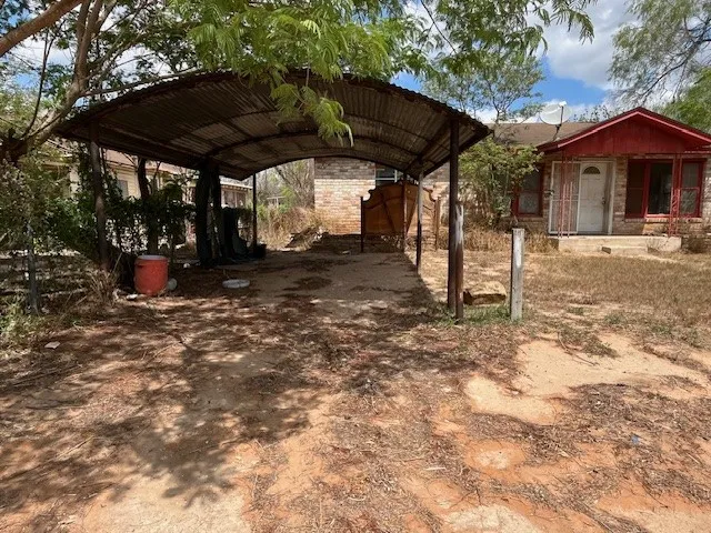 310 W Tilley Street Hebbronville, TX 78361