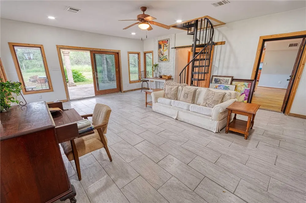4648 County Road 2221 Odem, TX 78370