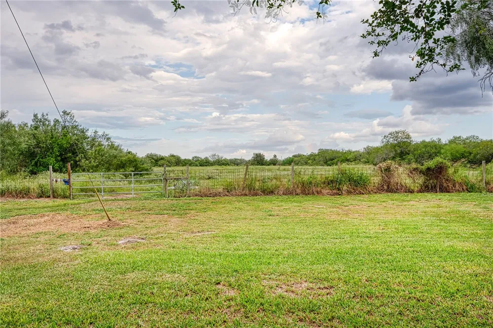 4648 County Road 2221 Odem, TX 78370