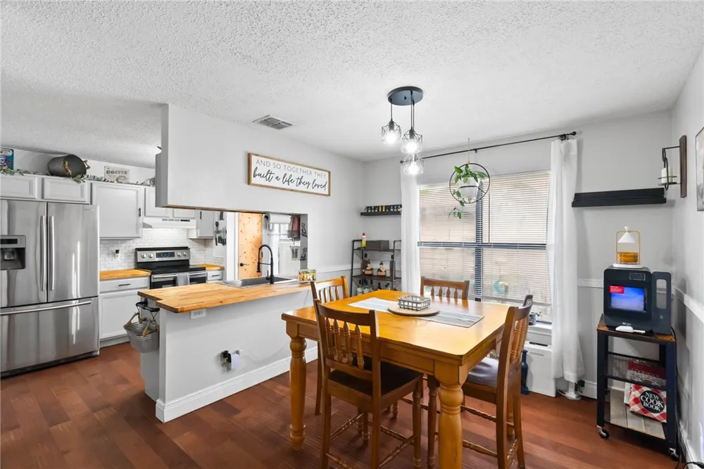 3001 Todd Ingleside, TX 78362