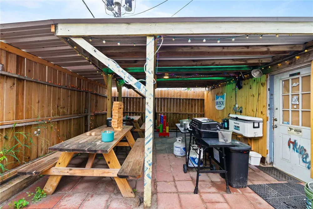 337 S Commercial Street Aransas Pass, TX 78336