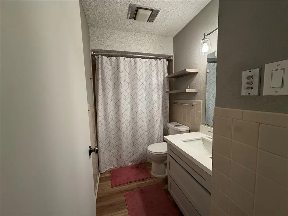 923 Vance Jackson San Antonio, TX 78201