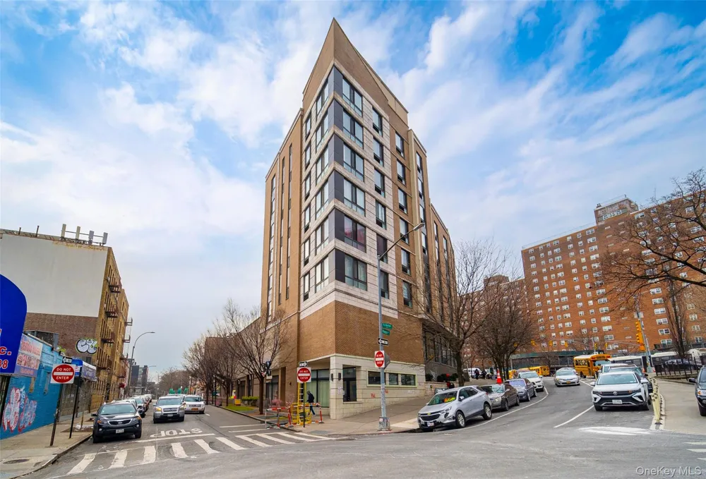 150 Featherbed Lane #4B Bronx, NY 10452