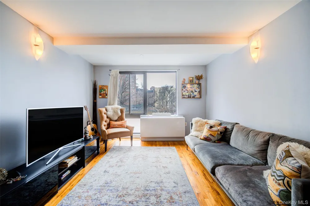 150 Featherbed Lane #4B Bronx, NY 10452
