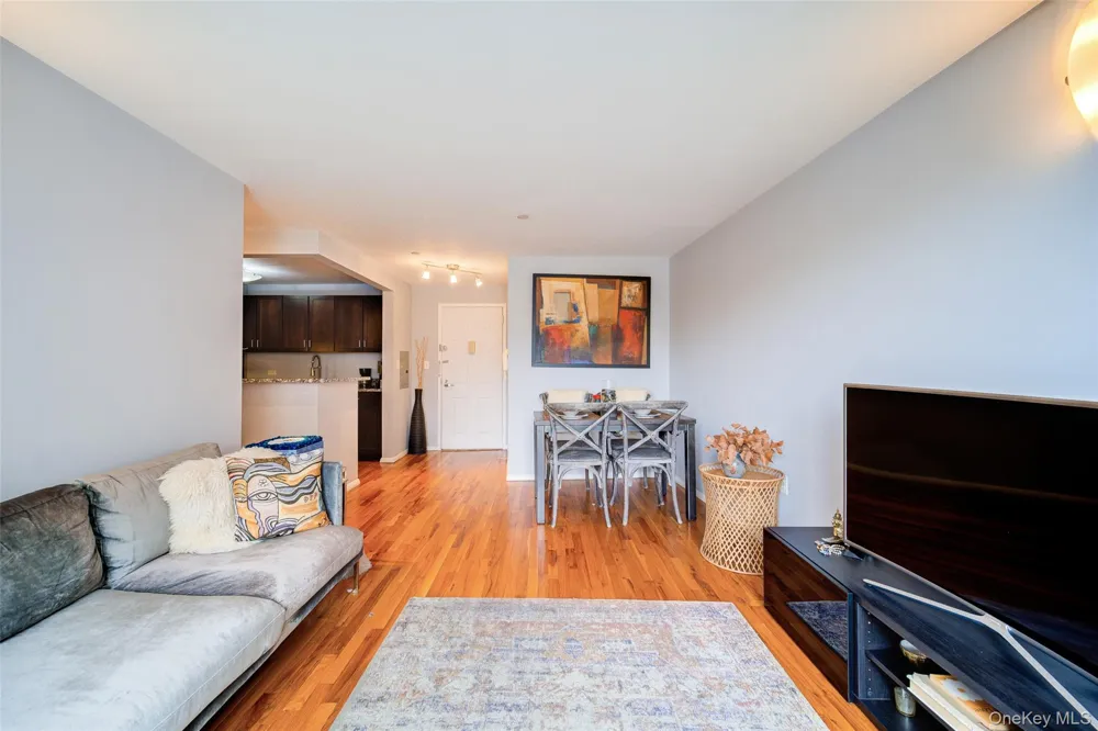 150 Featherbed Lane #4B Bronx, NY 10452