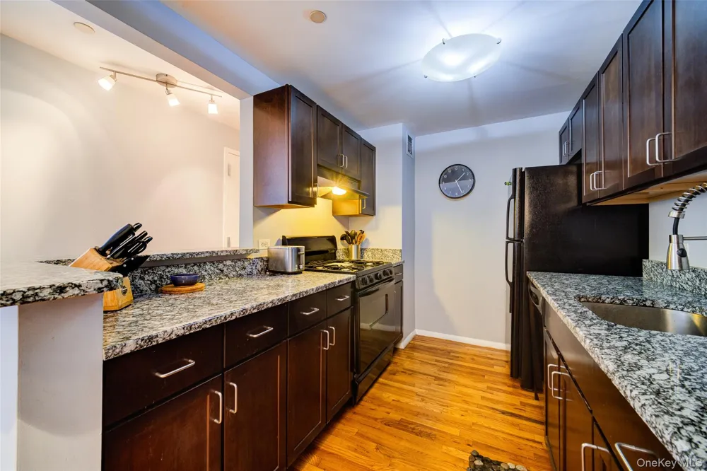 150 Featherbed Lane #4B Bronx, NY 10452
