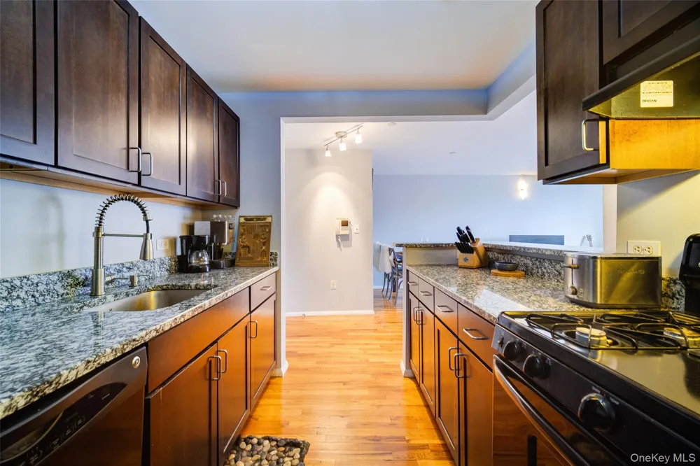 150 Featherbed Lane #4B Bronx, NY 10452