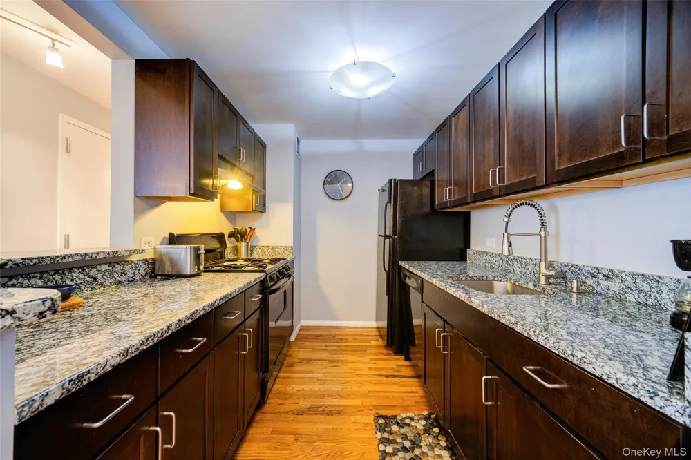 150 Featherbed Lane #4B Bronx, NY 10452