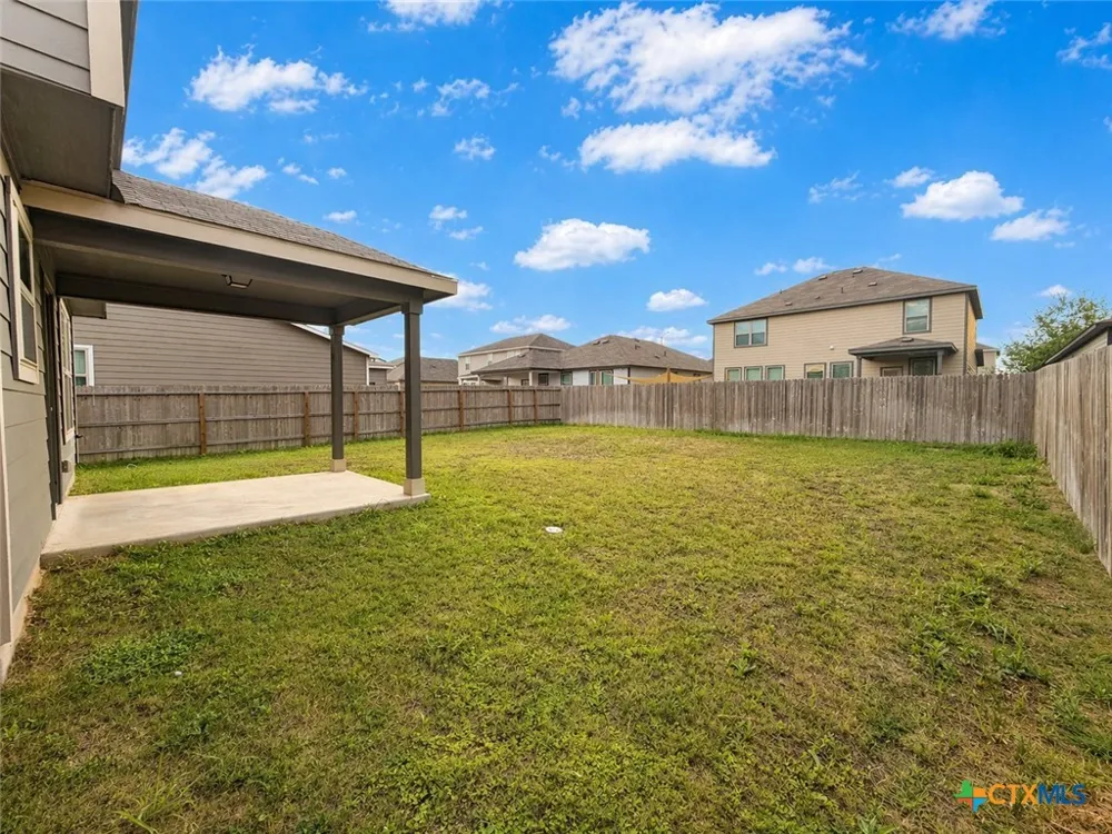 2432 Ayers Drive Seguin, TX 78155