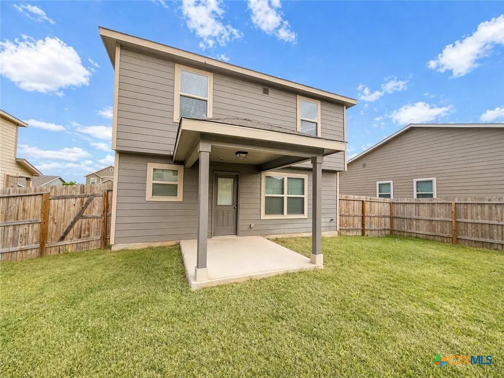 2432 Ayers Drive Seguin, TX 78155