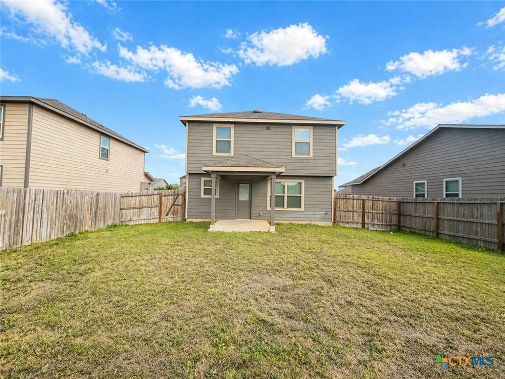 2432 Ayers Drive Seguin, TX 78155