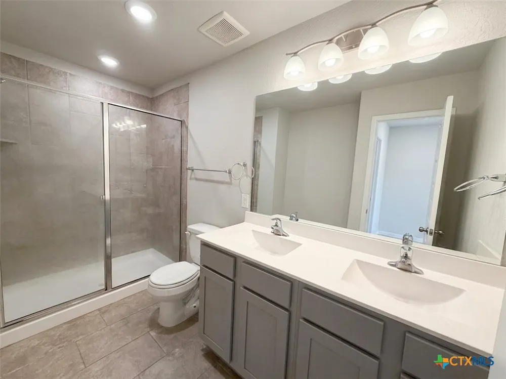 2432 Ayers Drive Seguin, TX 78155