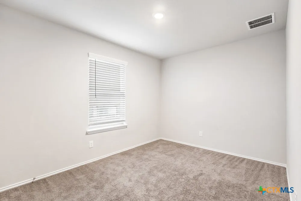 2432 Ayers Drive Seguin, TX 78155