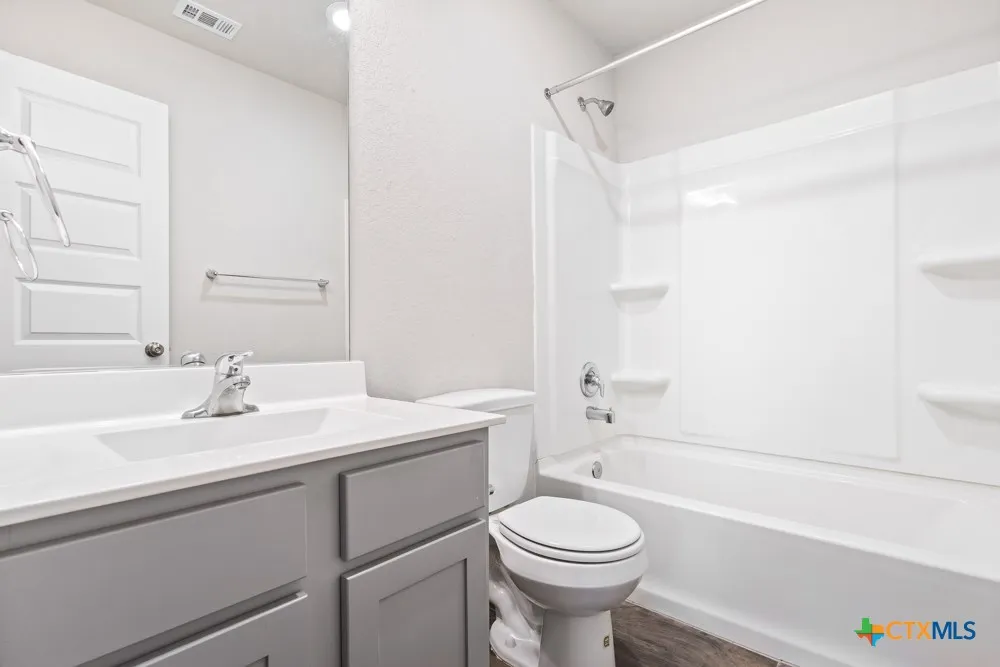 2432 Ayers Drive Seguin, TX 78155