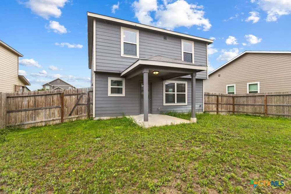 2432 Ayers Drive Seguin, TX 78155