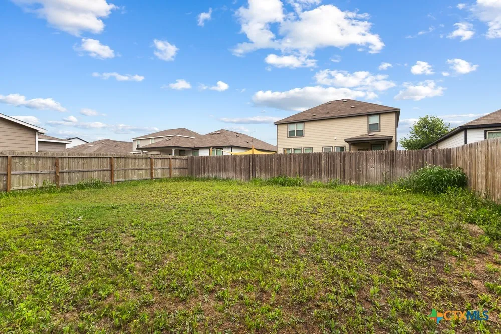 2432 Ayers Drive Seguin, TX 78155