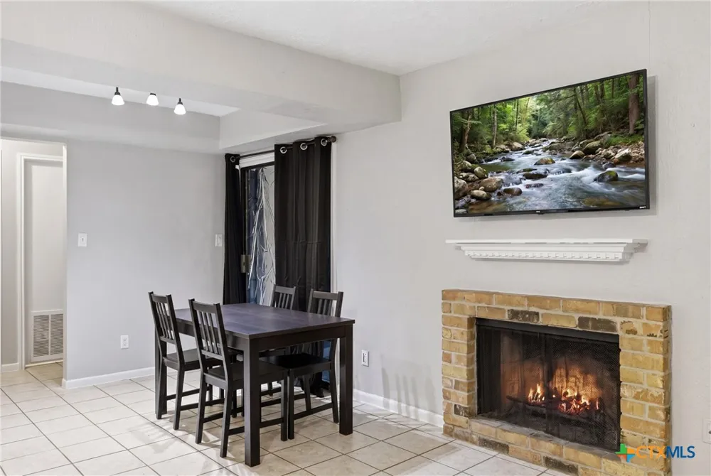 421 W San Antonio Street #A2 San Marcos, TX 78666