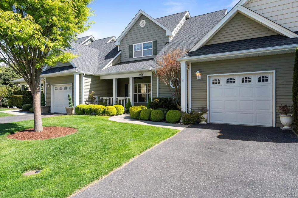 156 Stoneleigh Drive Riverhead, NY 11901