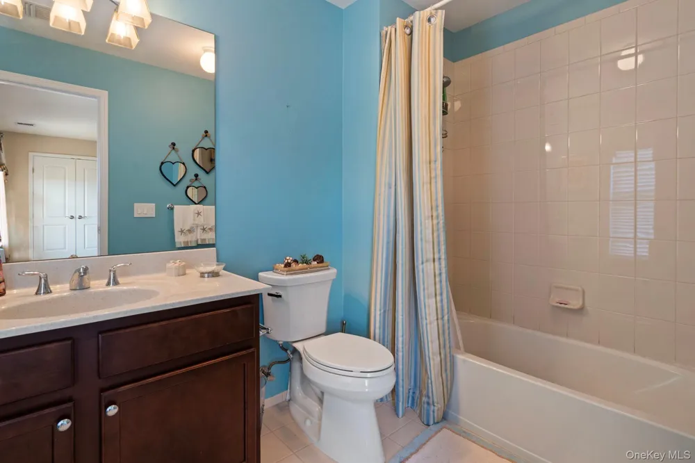 156 Stoneleigh Drive Riverhead, NY 11901