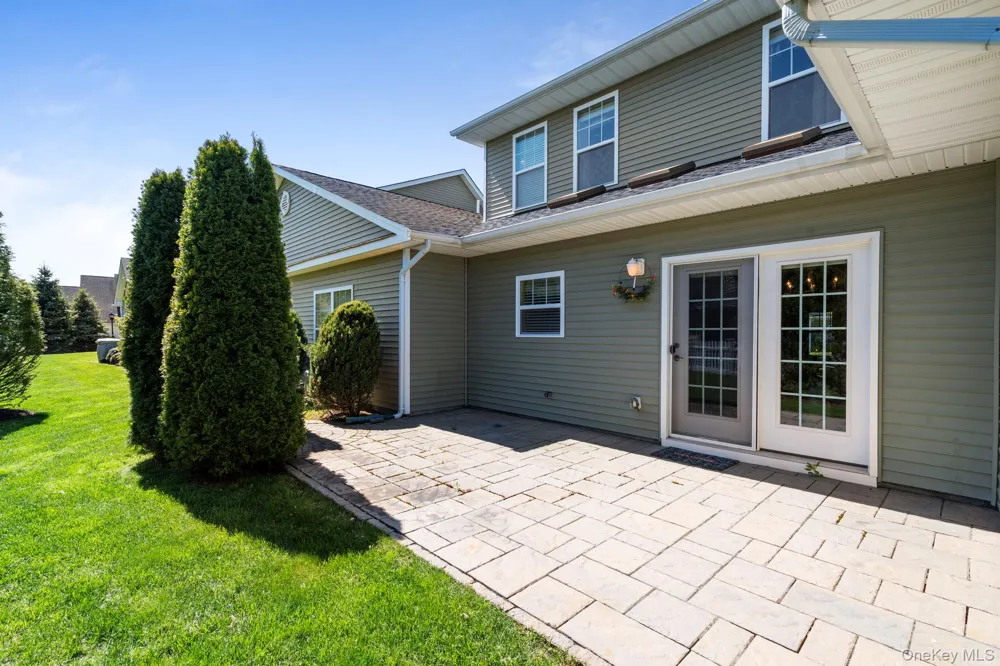 156 Stoneleigh Drive Riverhead, NY 11901