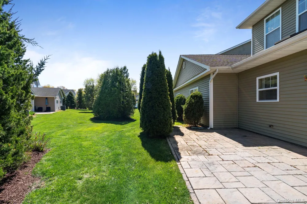 156 Stoneleigh Drive Riverhead, NY 11901