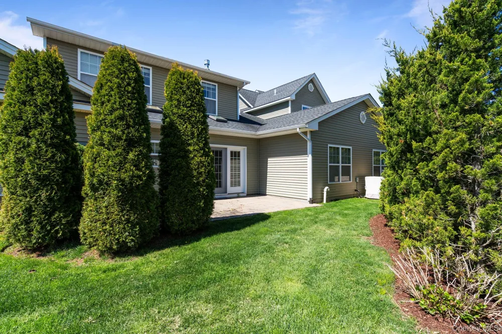 156 Stoneleigh Drive Riverhead, NY 11901
