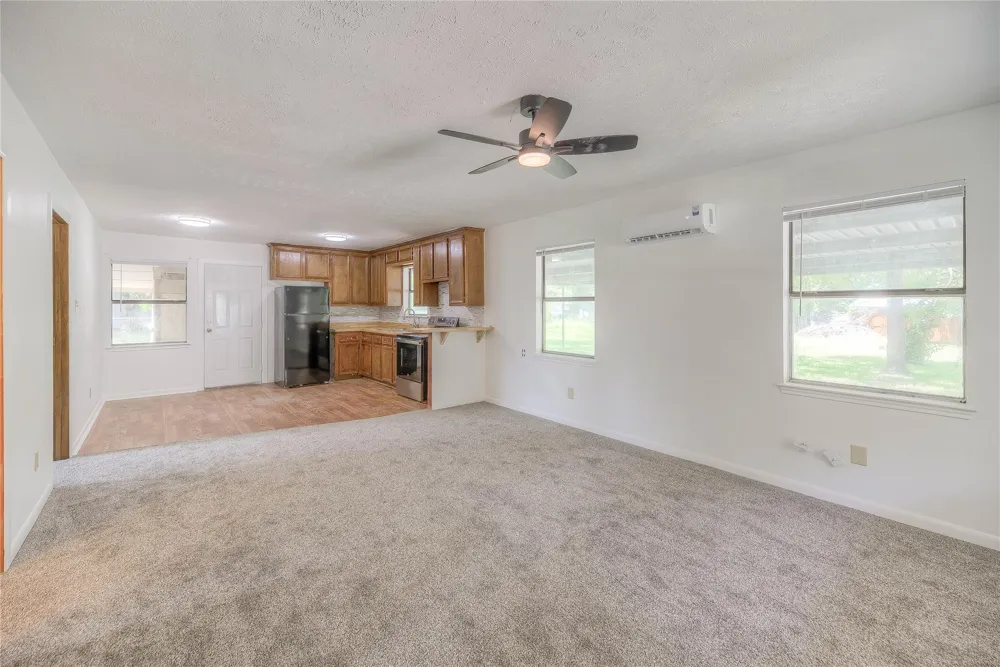 305 Oak Ridge Drive Onalaska, TX 77360
